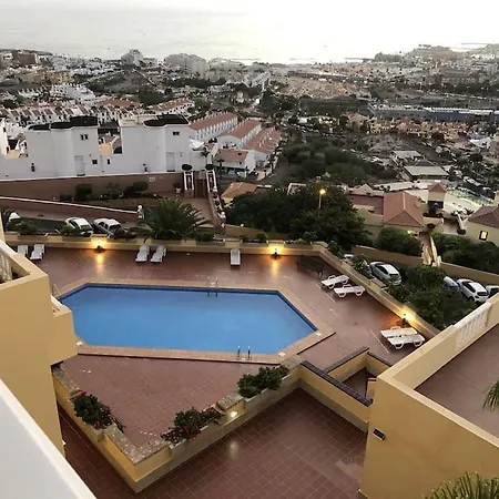 Con Impresionantes Vistas Y Piscina 阿德耶