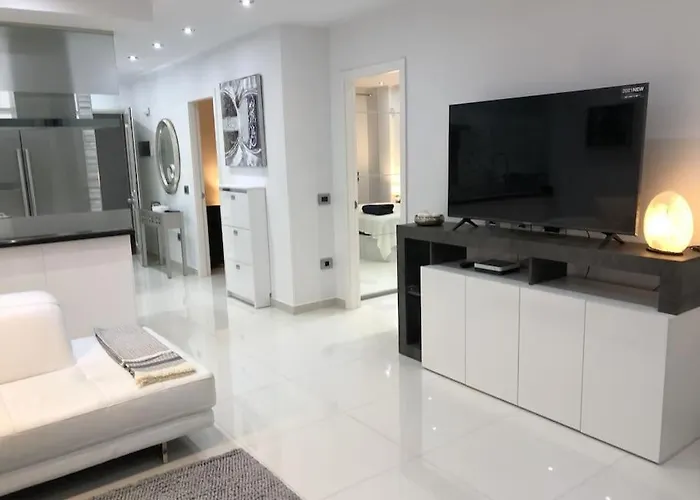 Con Impresionantes Vistas Y Piscina Apartment