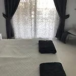Con Impresionantes Vistas Y Piscina Апартаменти Адехе