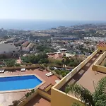 Con Impresionantes Vistas Y Piscina * Адехе