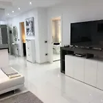Con Impresionantes Vistas Y Piscina Апартаменти