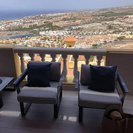 Con Impresionantes Vistas Y Piscina