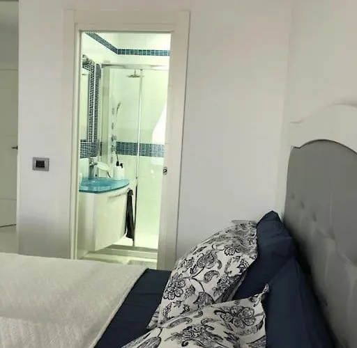 Apartment Con Impresionantes Vistas Y Piscina *