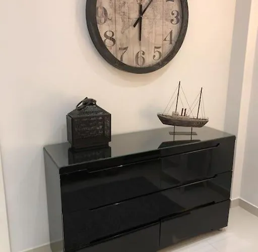 Con Impresionantes Vistas Y Piscina *