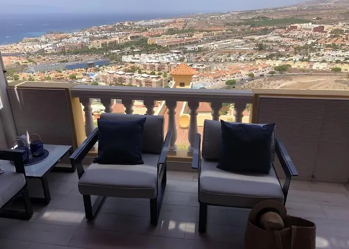 Con Impresionantes Vistas Y Piscina