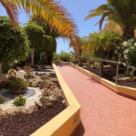 Con Impresionantes Vistas Y Piscina Апартаменты *